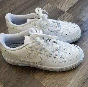 White Nike Air Force 1 New Sneakers